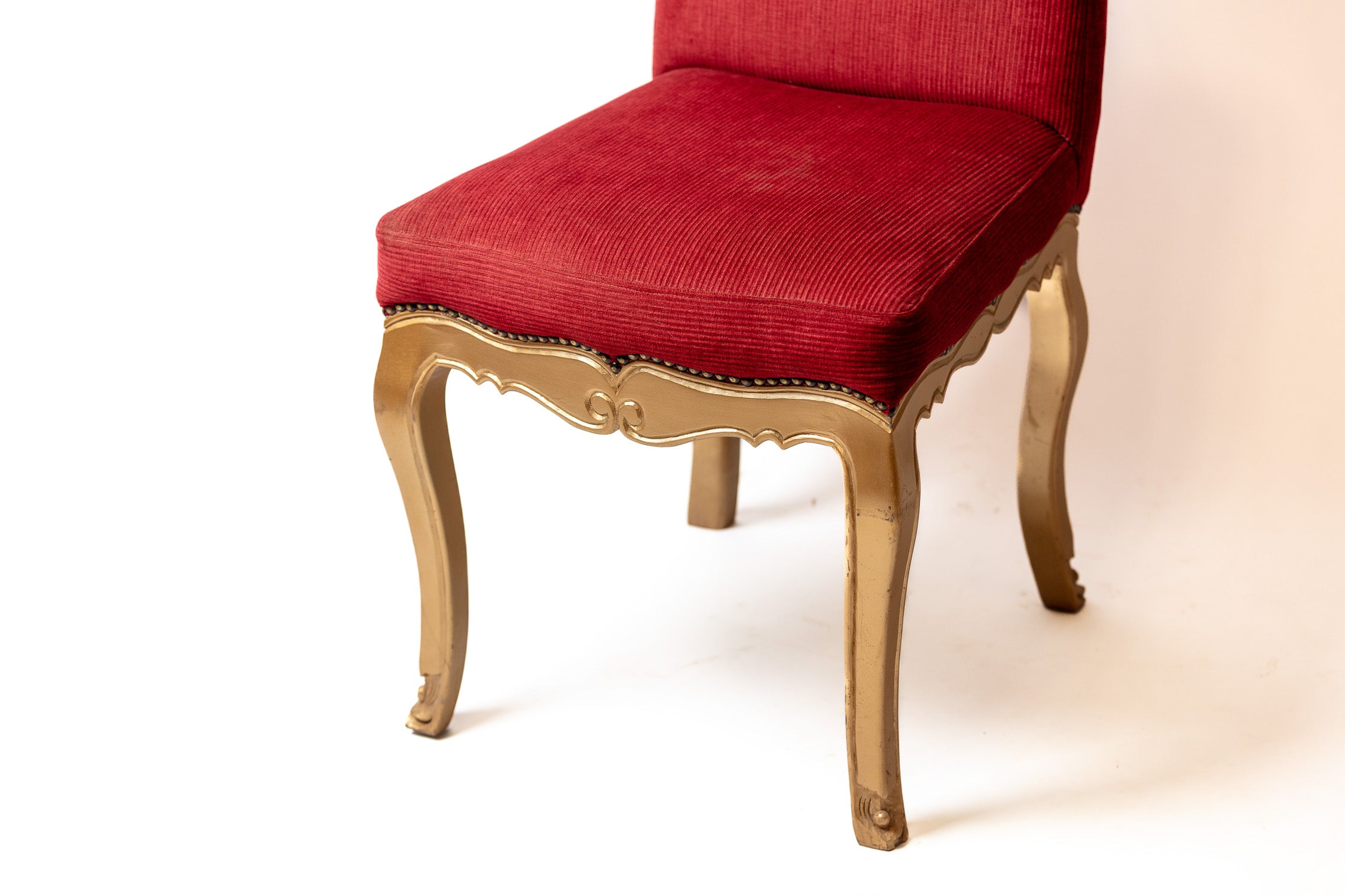 Regal Crimson Velvet Chair