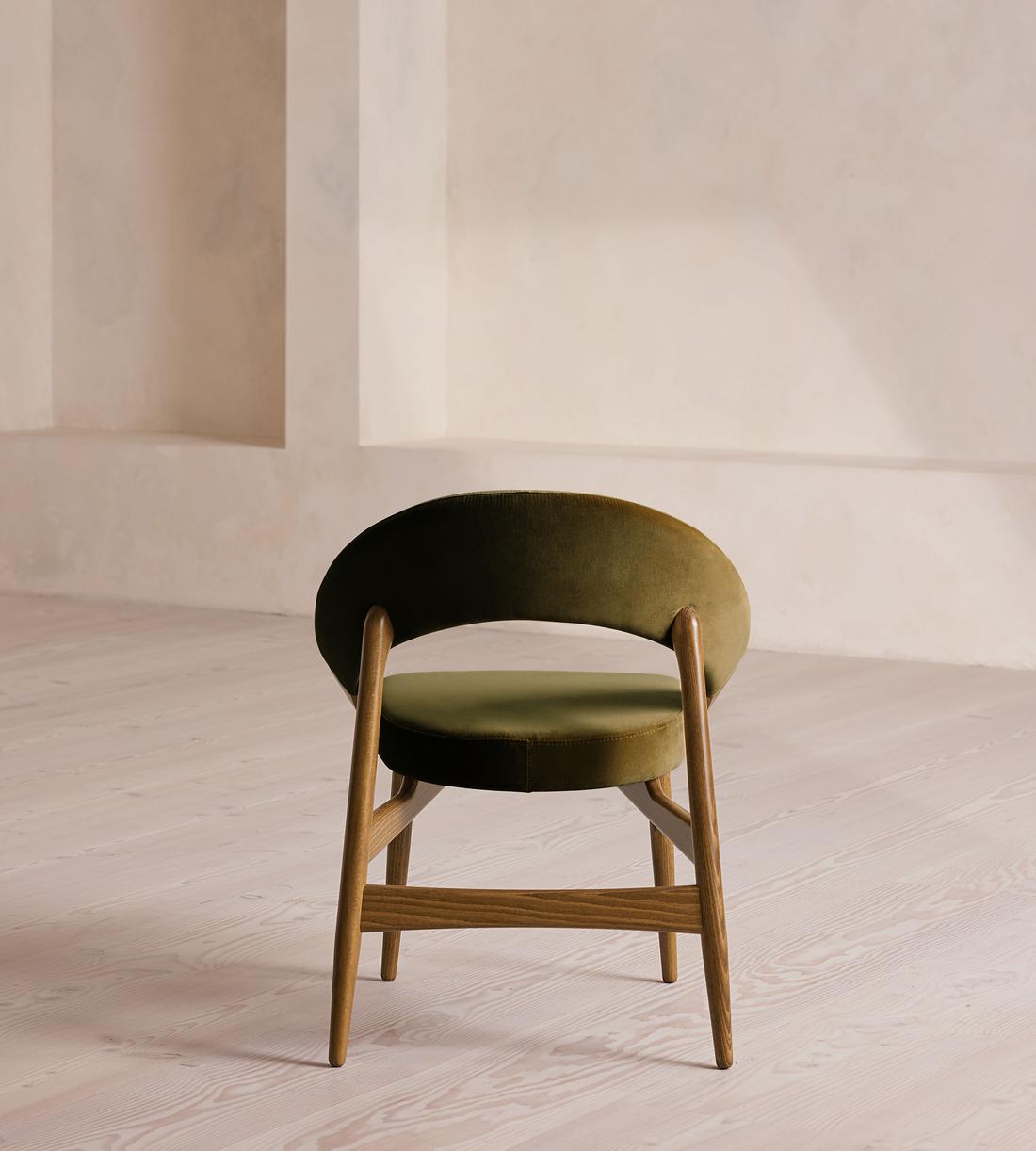 Curved Velvet Dining Chair