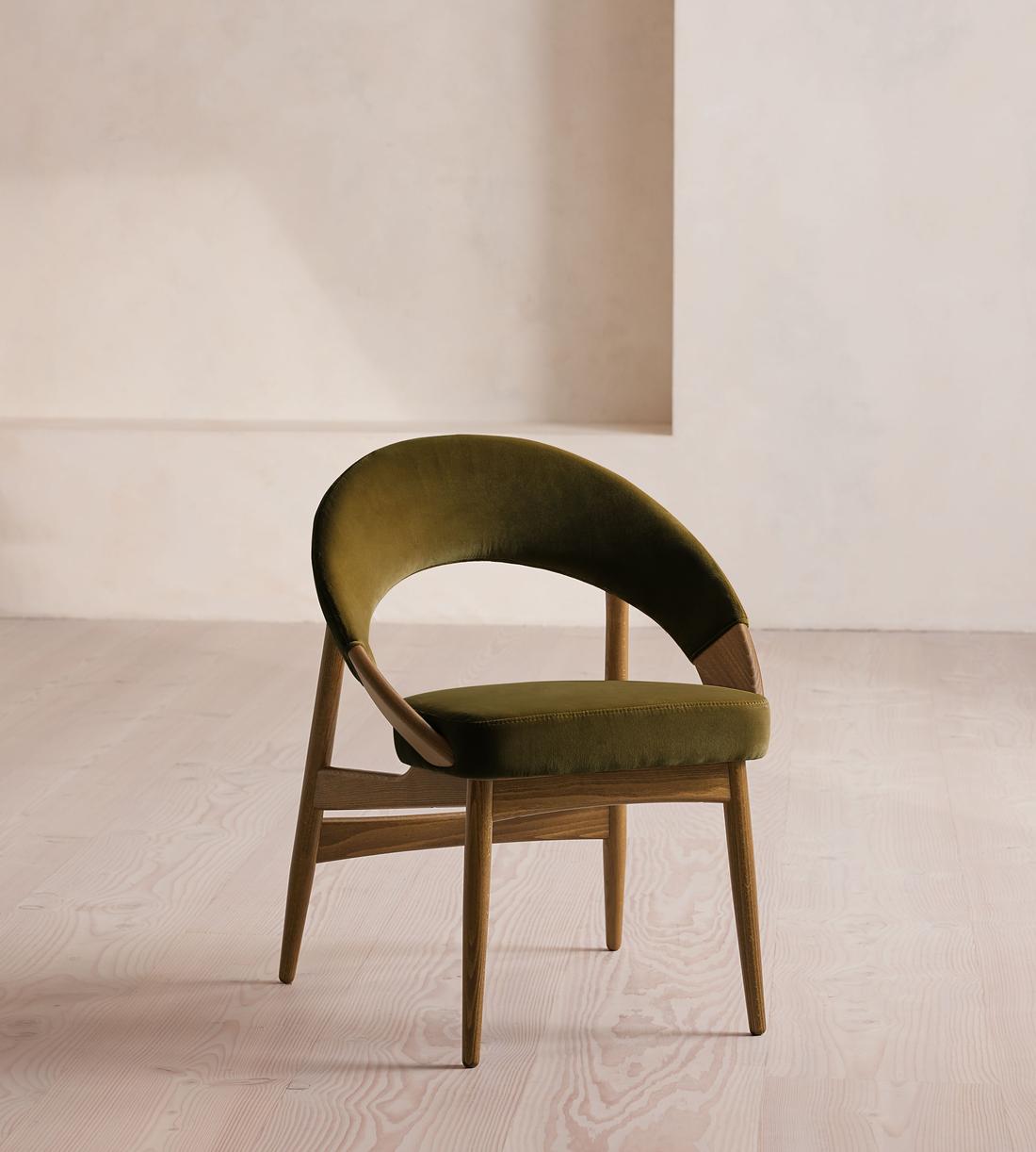 Curved Velvet Dining Chair