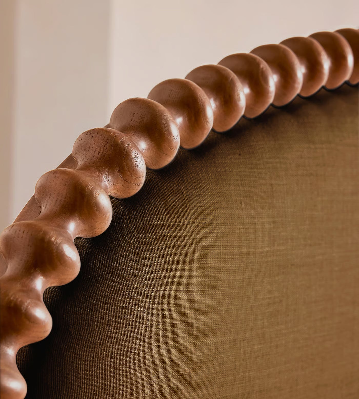 Bobbin Trim Linen Bed