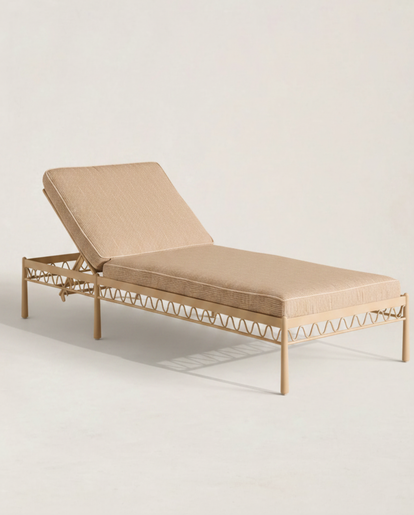 Wave Frame Iron Daybed