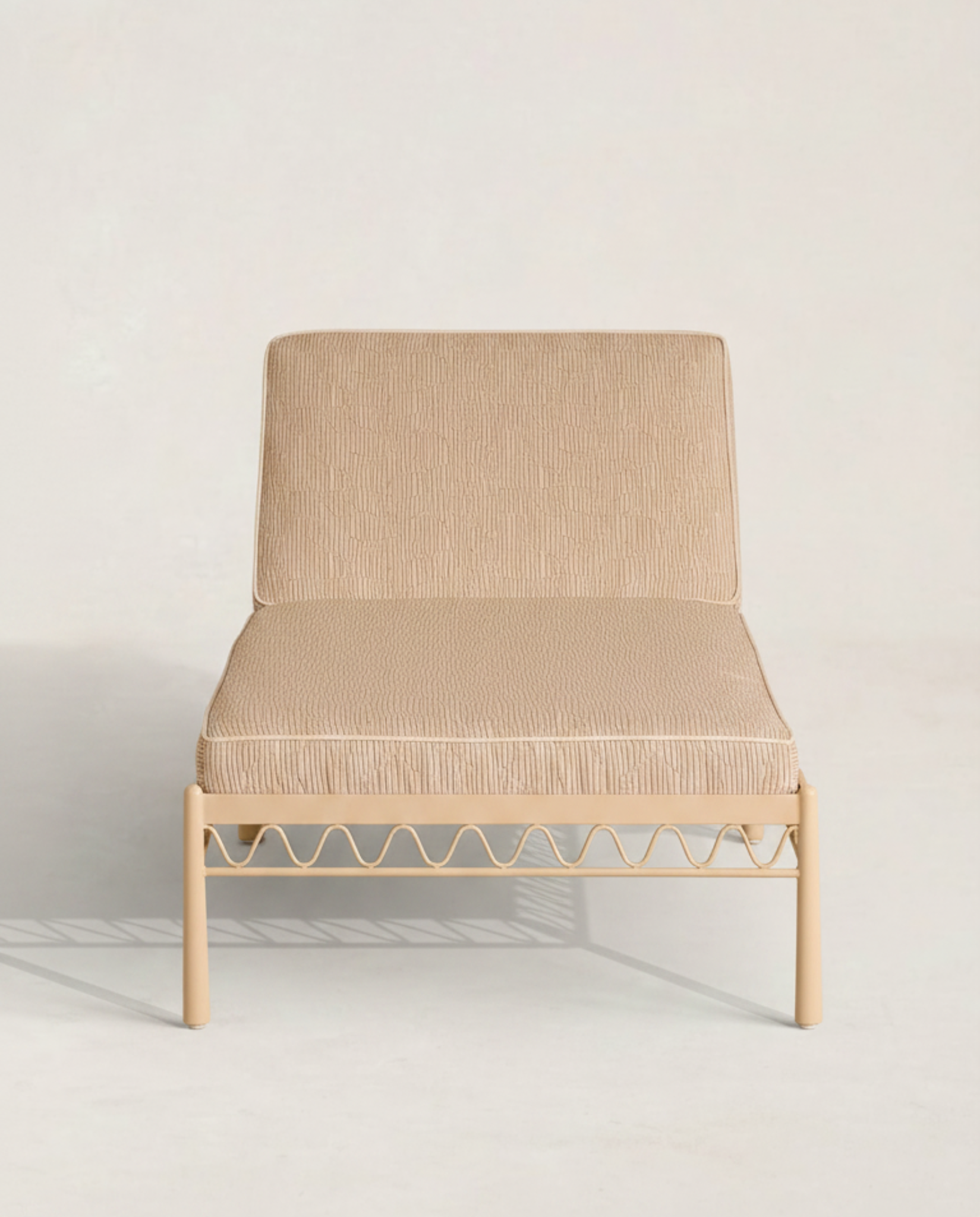 Wave Frame Iron Daybed
