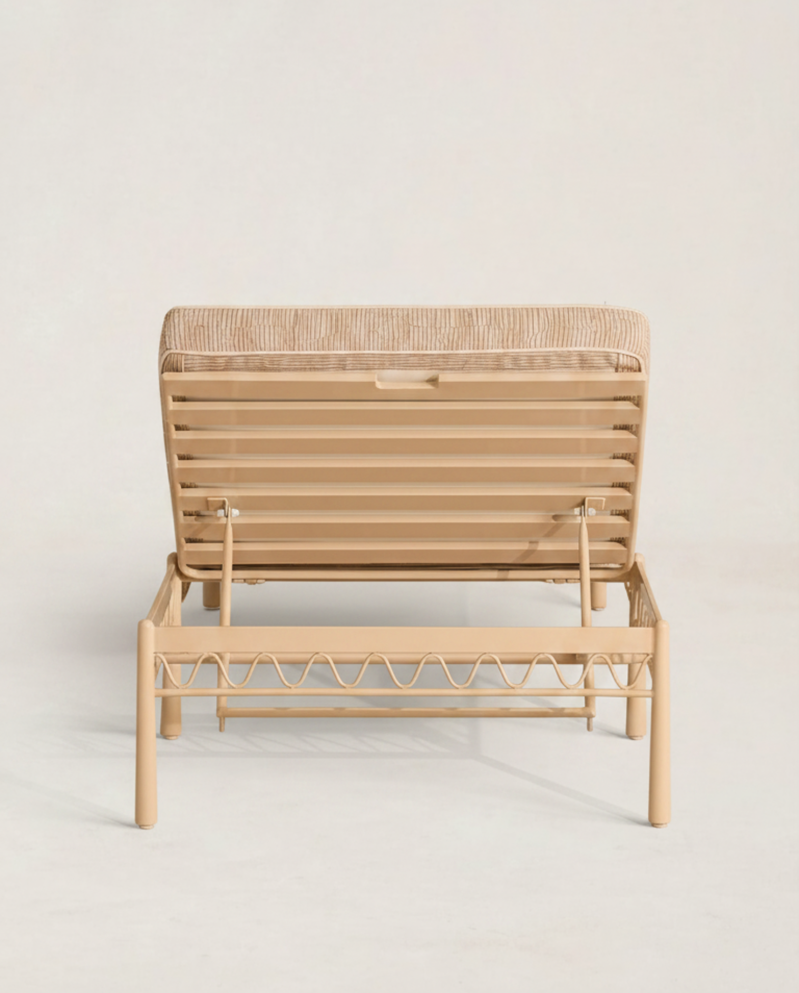 Wave Frame Iron Daybed