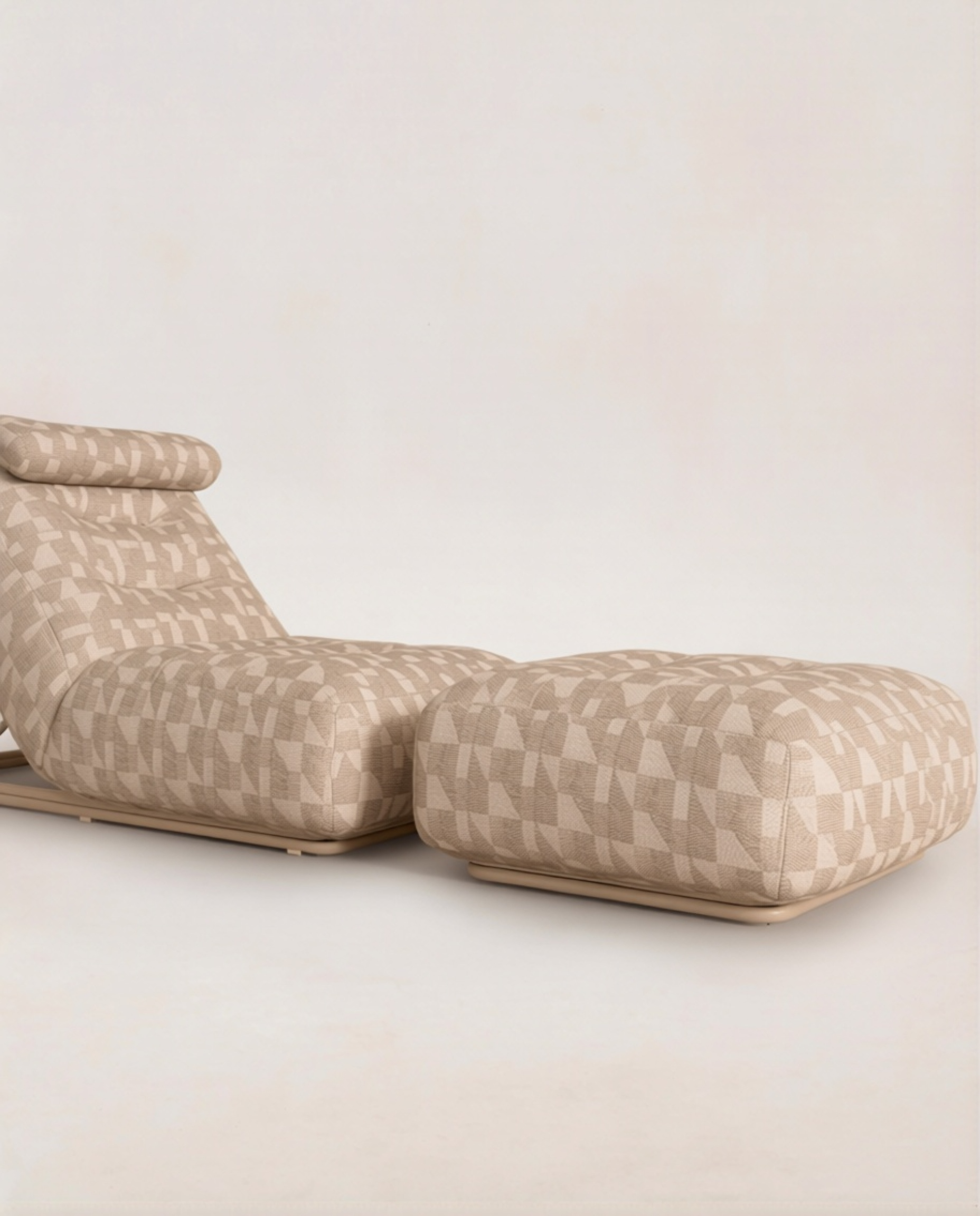 Geometric Jacquard Chaise Lounge