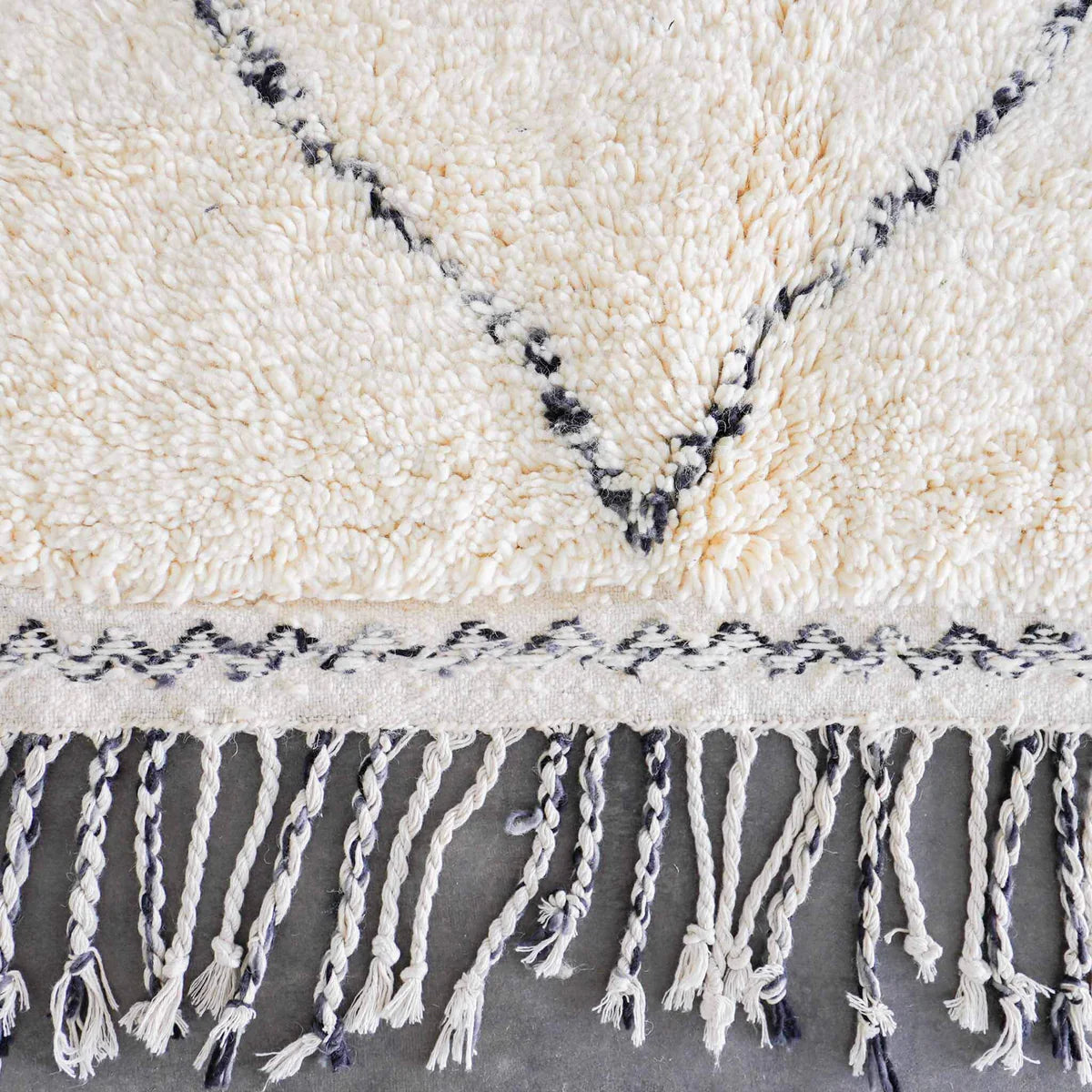 Minimalist Cream Trellis Berber Rug