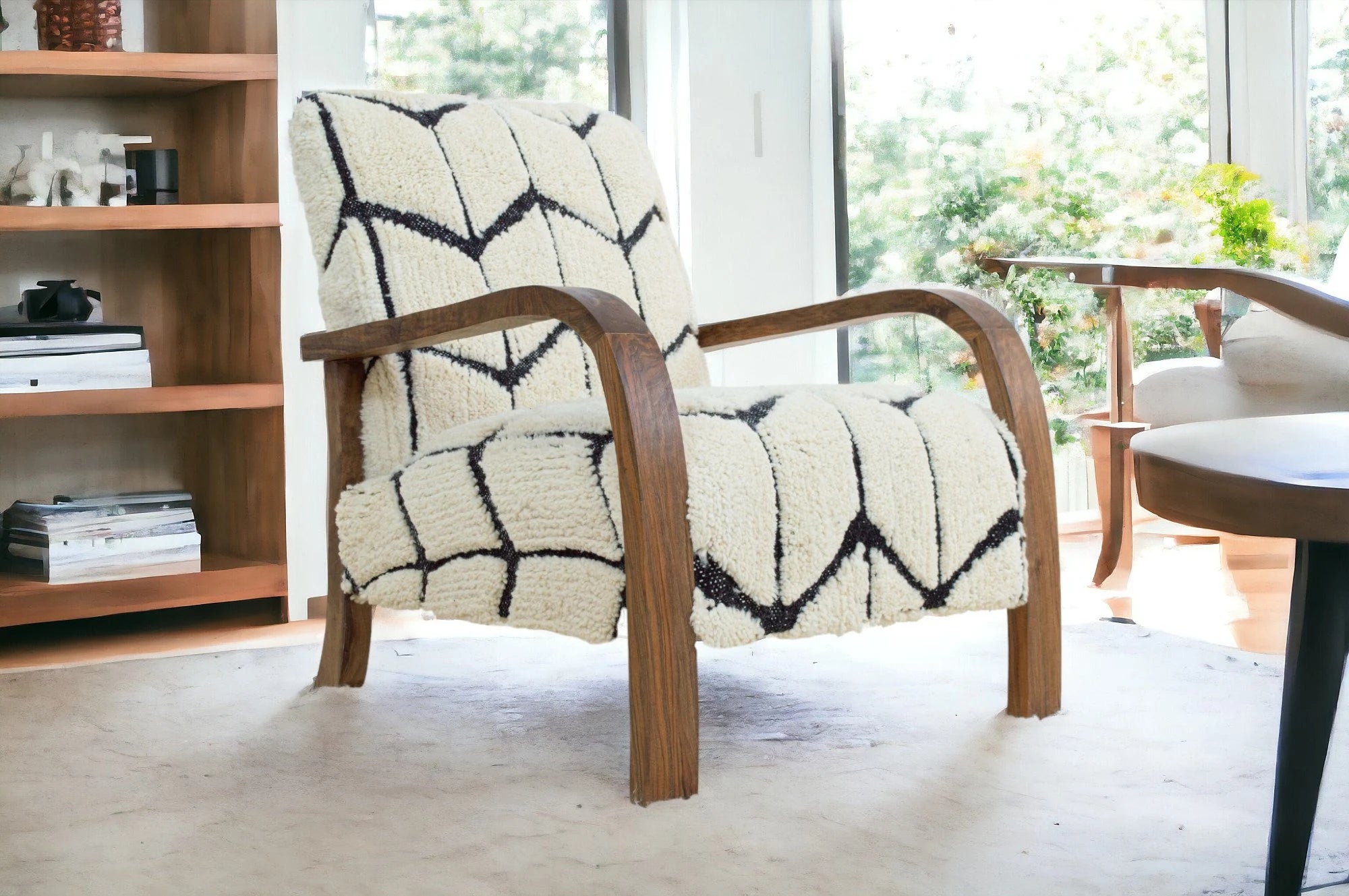 Beni Ourain Armchair – Walnut Wood