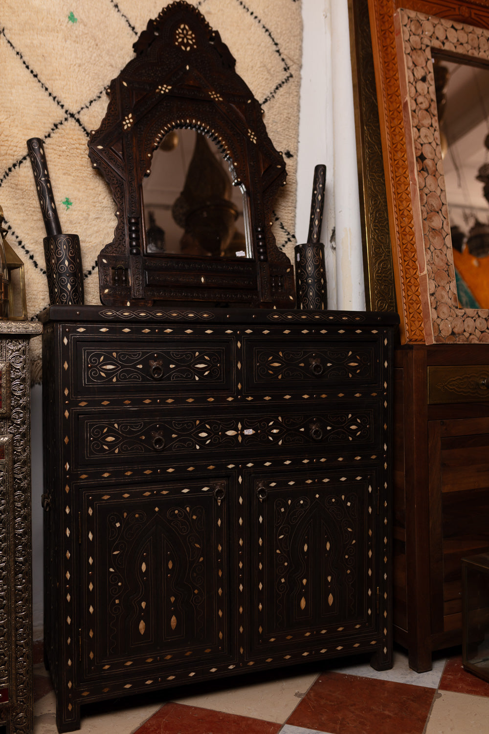 Inlay Dresser & Arched Mirror Set