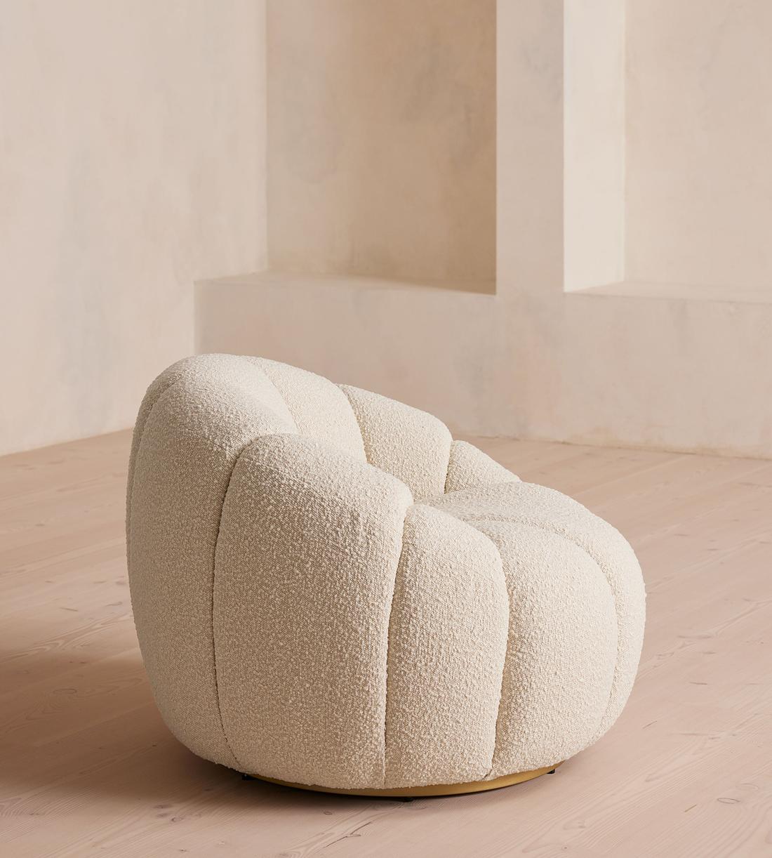 Bouclé Pumpkin Swivel Chair