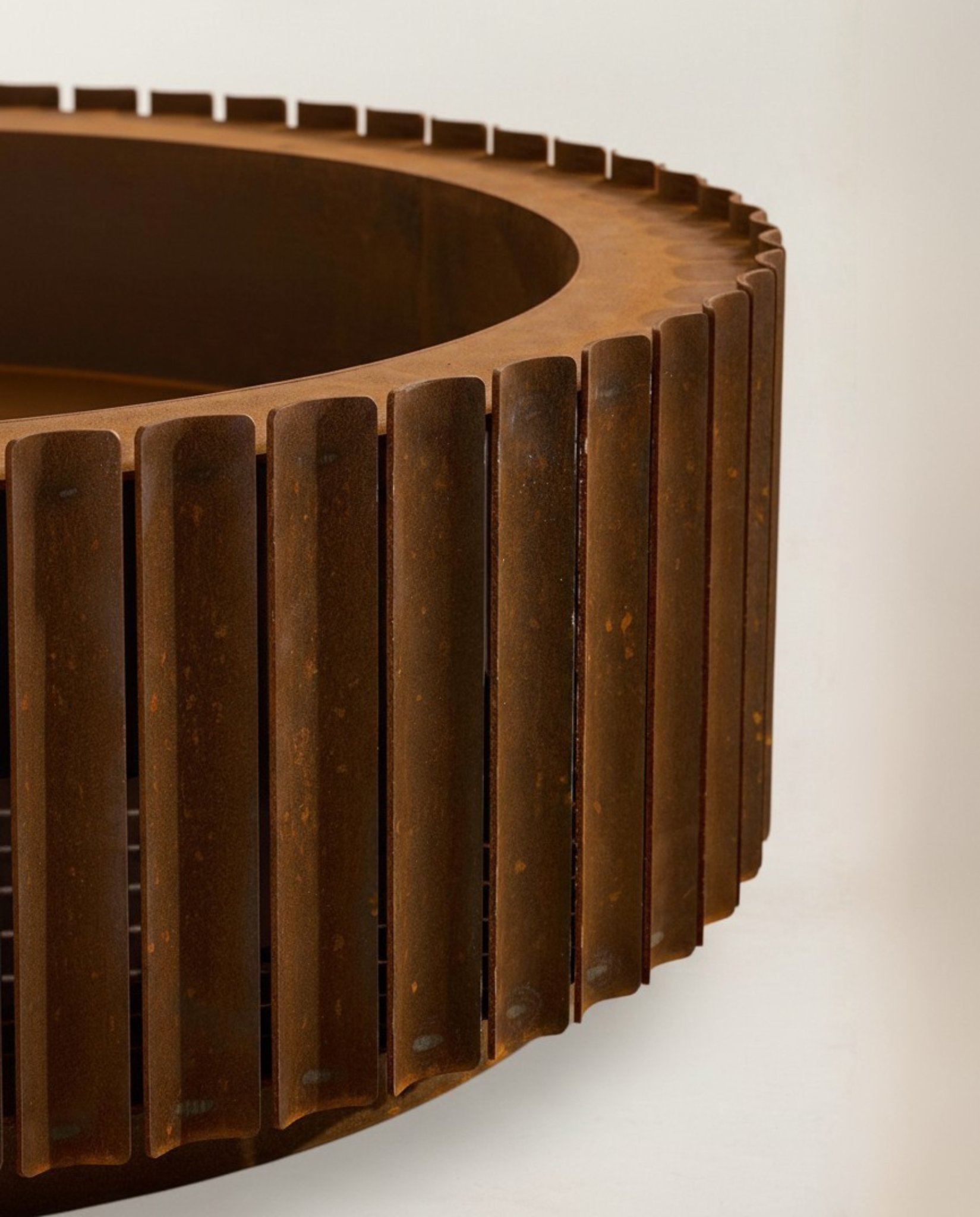 Fluted Iron Circular Fire Pit