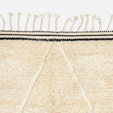 Cream Diamond Rug - Top Border